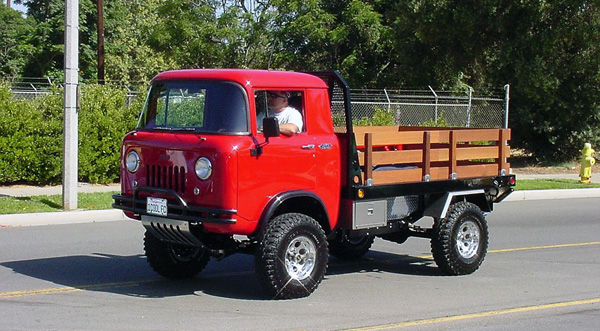 Původní verze terénní dodávky Jeep Mighty FC Původní Jeep Mighty FC